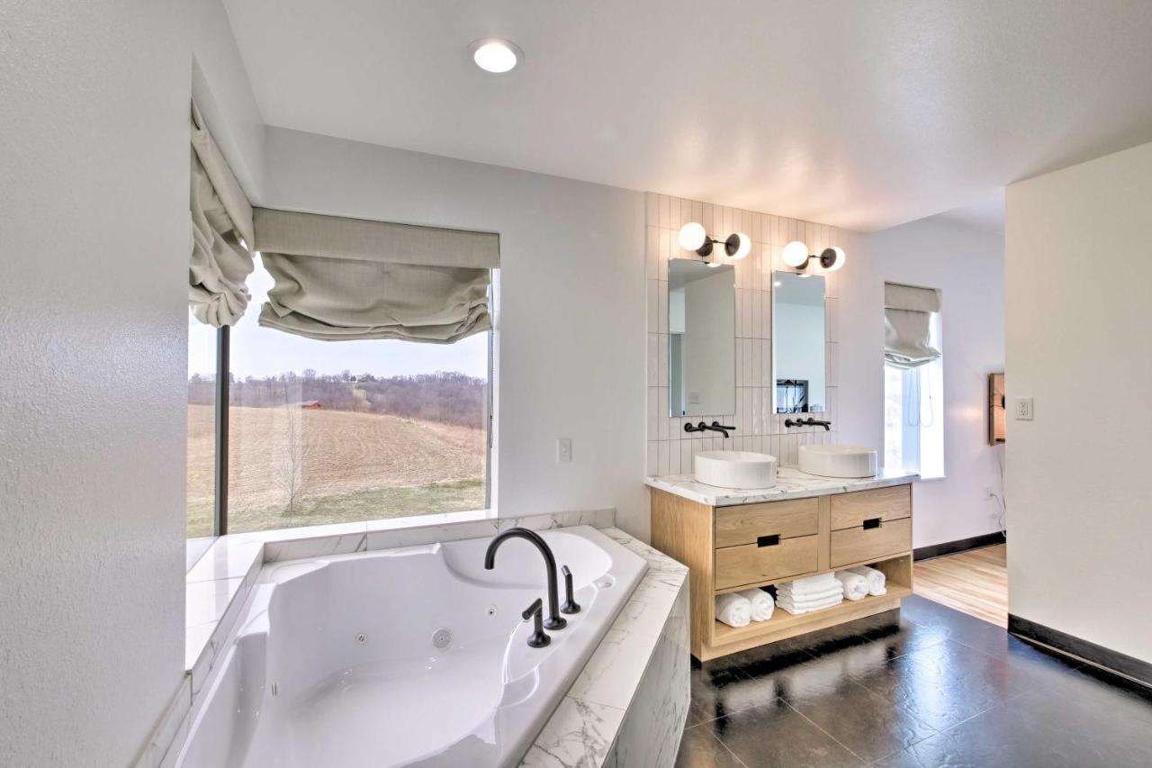 Luxe Amish Country Apartment With Rooftop Terrace! Millersburg Esterno foto